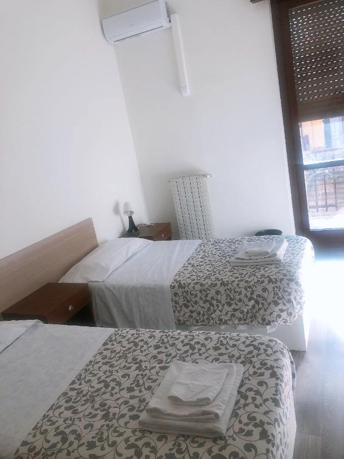 New Family Inn Перо Екстериор снимка