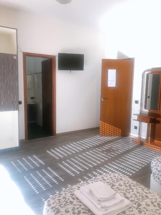 New Family Inn Перо Екстериор снимка