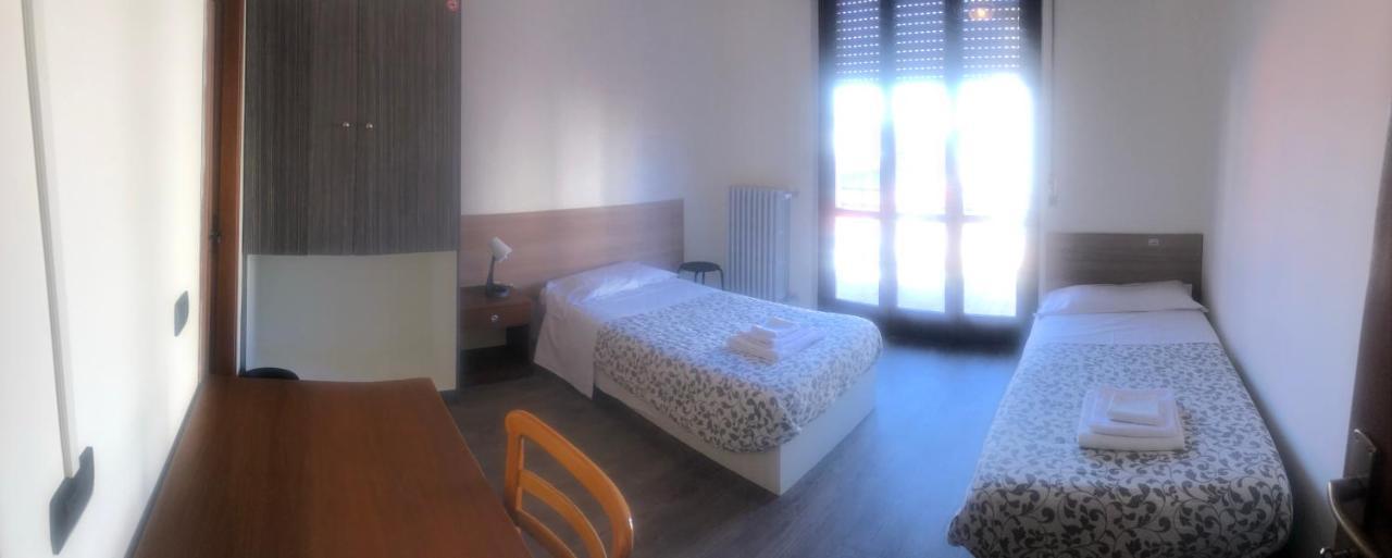 New Family Inn Перо Екстериор снимка